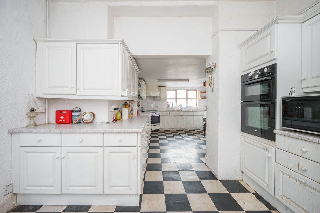 Kitchen- click for photo gallery